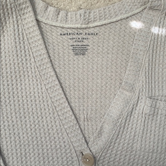 American Eagle Short Cardigan - Picture 2 of 2